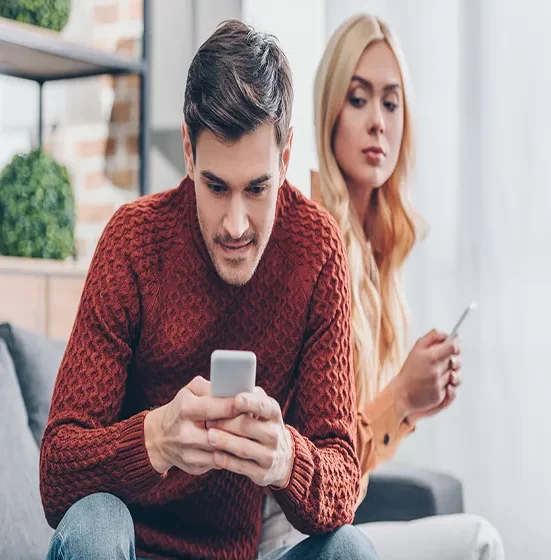 Digitalno neverstvo u vezi ili braku